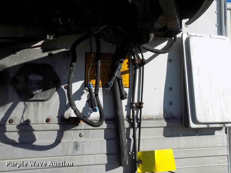 image for item EE9257 2001 Utility refrigerated trailer