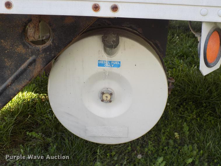 image for item EE9257 2001 Utility refrigerated trailer
