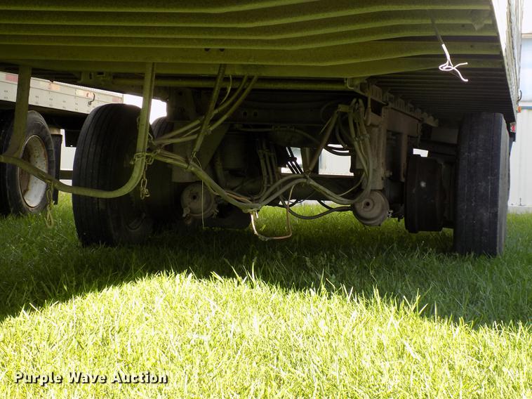 image for item EE9257 2001 Utility refrigerated trailer