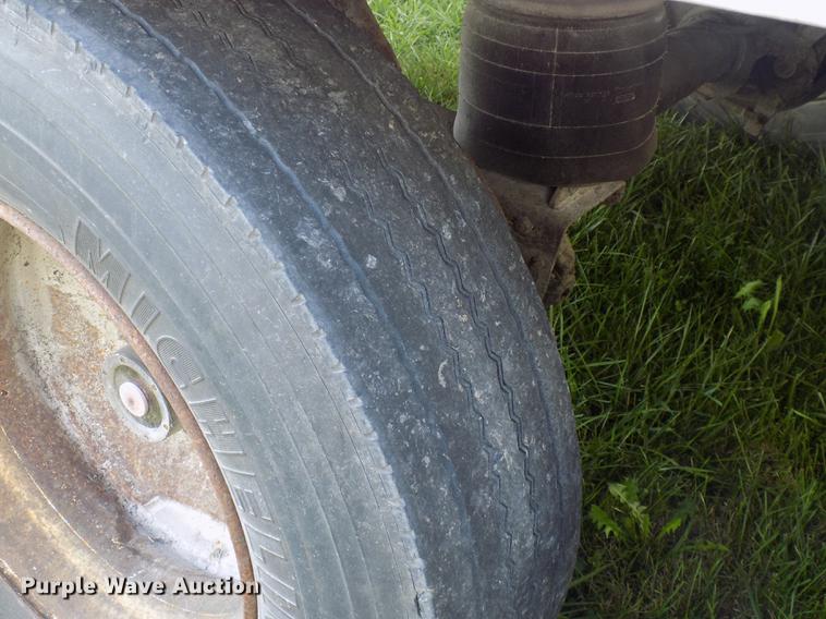 image for item EE9257 2001 Utility refrigerated trailer