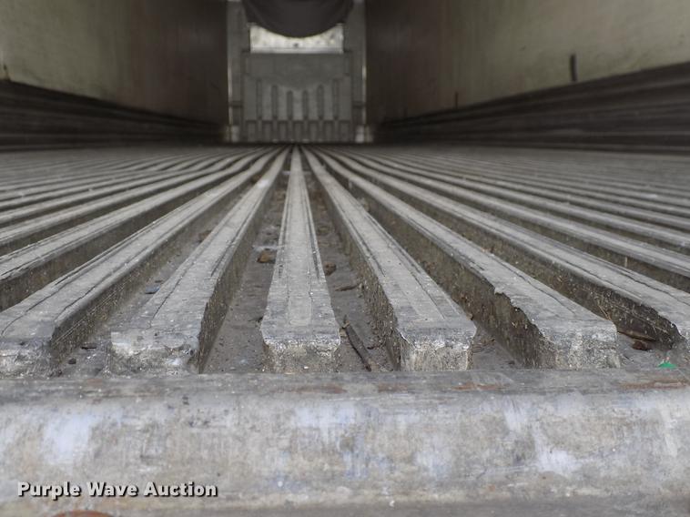 image for item EE9257 2001 Utility refrigerated trailer