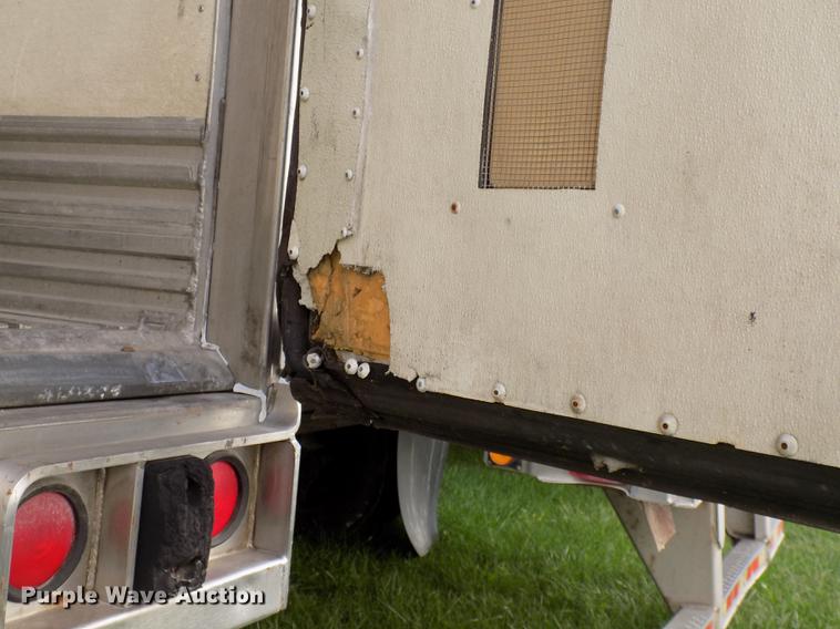 image for item EE9257 2001 Utility refrigerated trailer