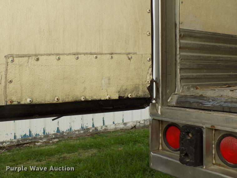 image for item EE9257 2001 Utility refrigerated trailer