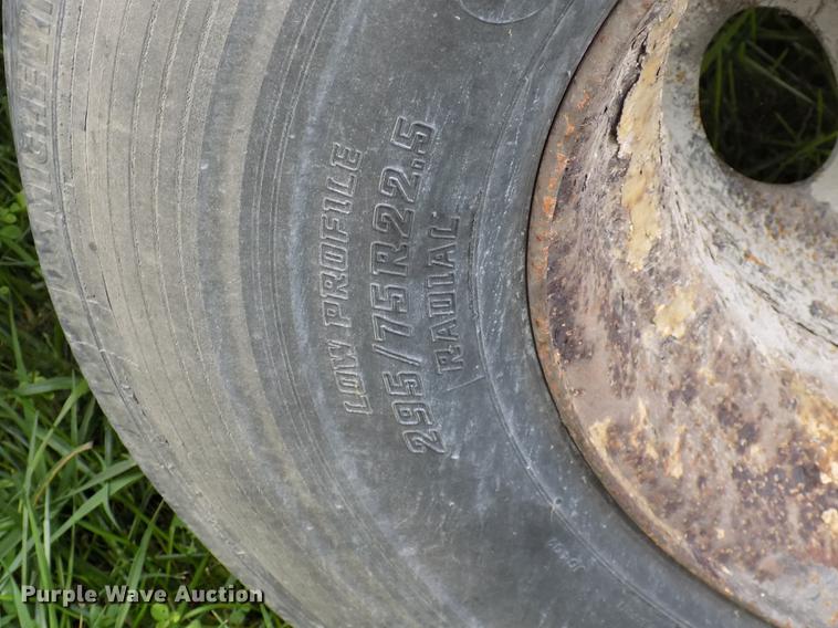 image for item EE9257 2001 Utility refrigerated trailer