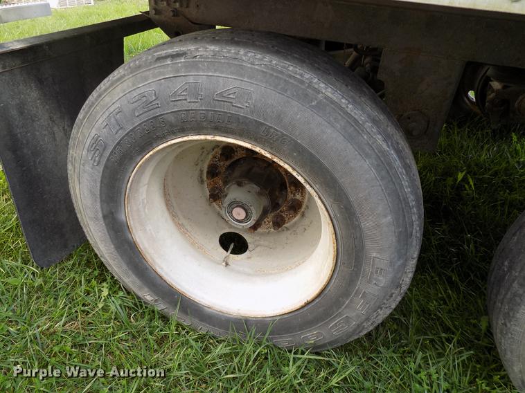 image for item EE9257 2001 Utility refrigerated trailer