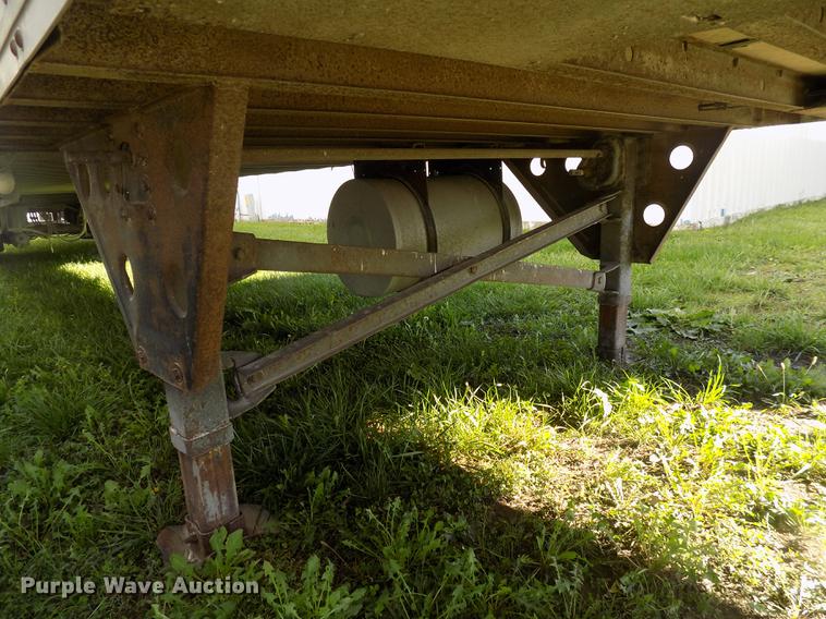 image for item EE9257 2001 Utility refrigerated trailer