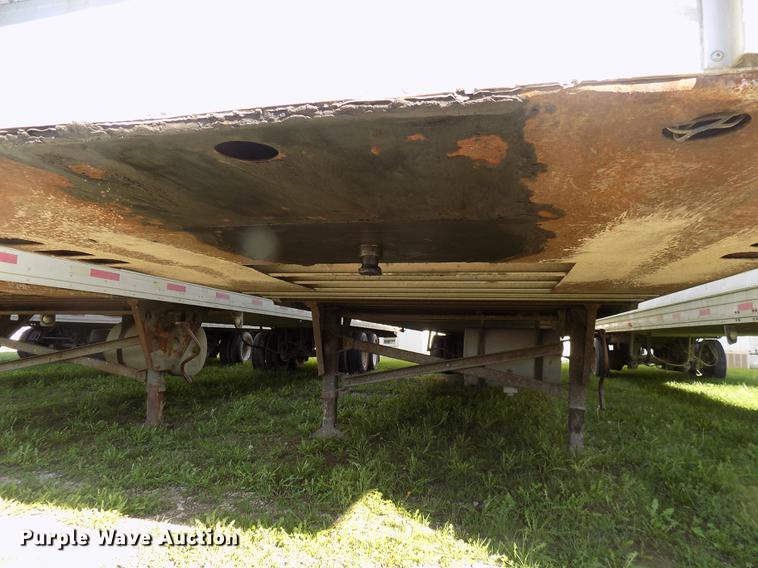 image for item EE9258 2004 Utility refrigerated trailer