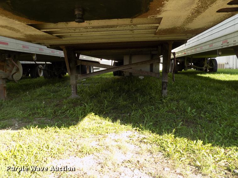 image for item EE9258 2004 Utility refrigerated trailer