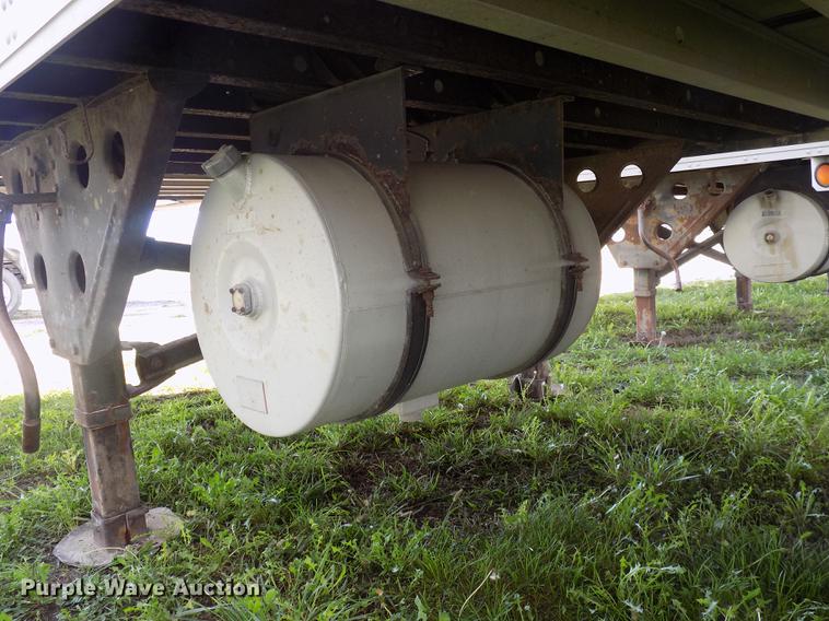 image for item EE9258 2004 Utility refrigerated trailer