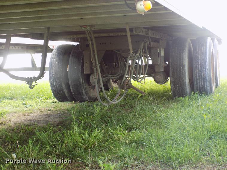 image for item EE9258 2004 Utility refrigerated trailer