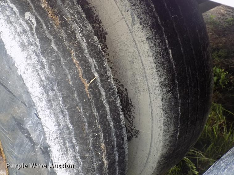 image for item EE9258 2004 Utility refrigerated trailer