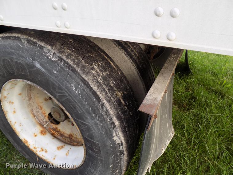 image for item EE9258 2004 Utility refrigerated trailer