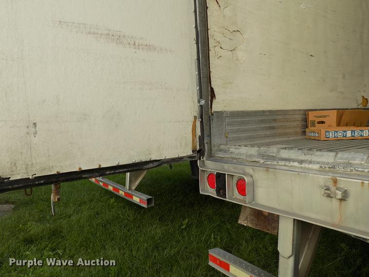 image for item EE9258 2004 Utility refrigerated trailer
