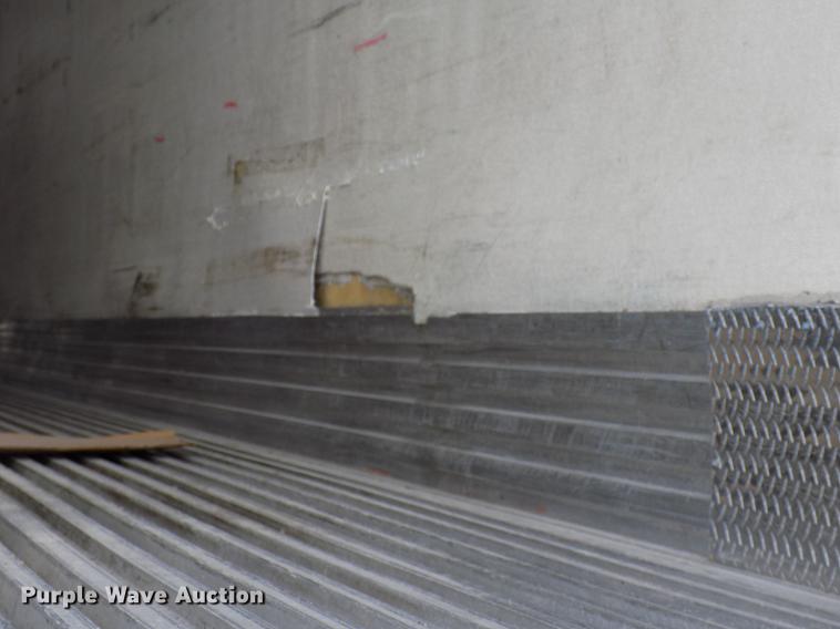 image for item EE9258 2004 Utility refrigerated trailer