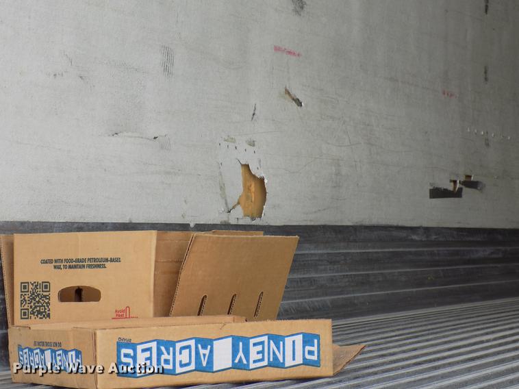 image for item EE9258 2004 Utility refrigerated trailer