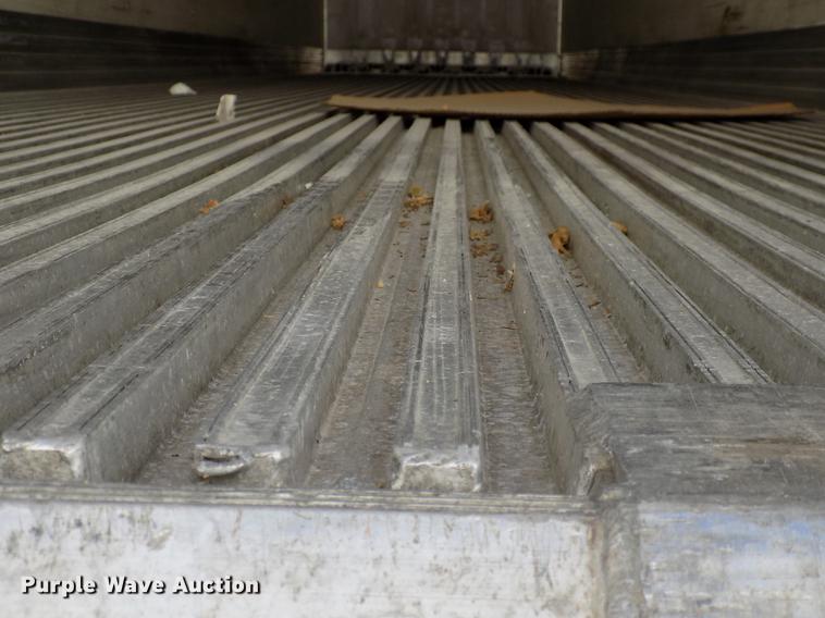 image for item EE9258 2004 Utility refrigerated trailer