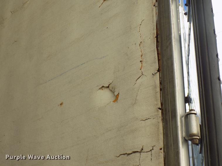 image for item EE9258 2004 Utility refrigerated trailer