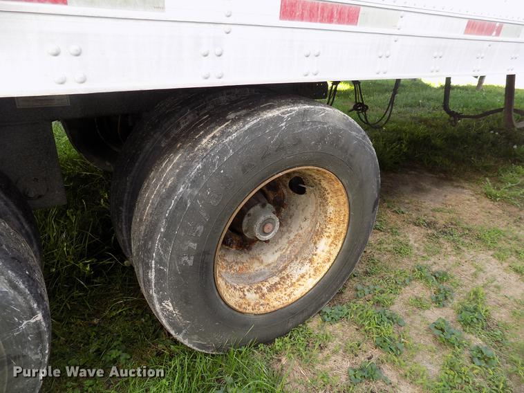 image for item EE9258 2004 Utility refrigerated trailer