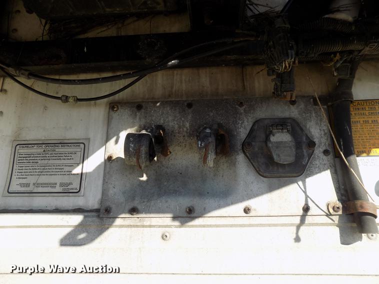 image for item EE9259 2001 Utility VS2R refrigerated van trailer