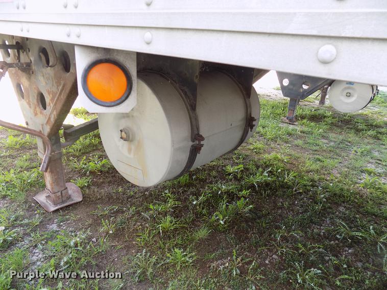 image for item EE9259 2001 Utility VS2R refrigerated van trailer