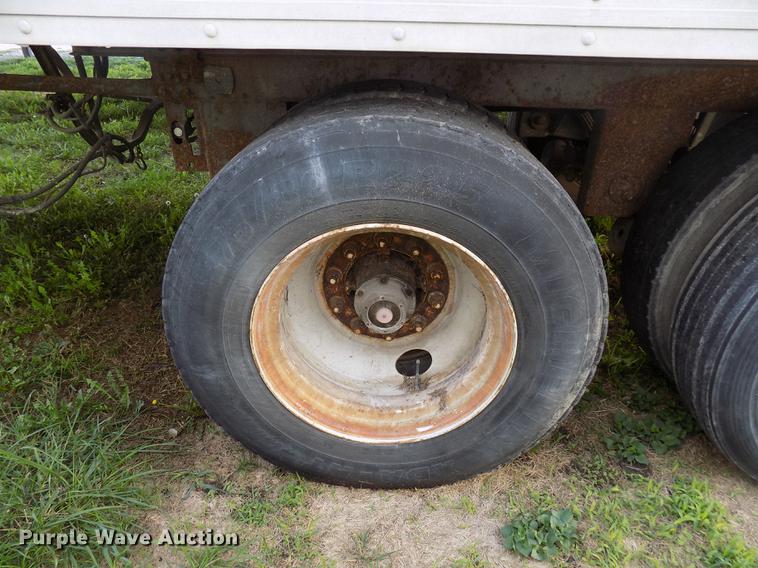 image for item EE9259 2001 Utility VS2R refrigerated van trailer