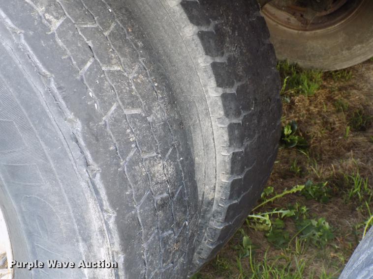 image for item EE9259 2001 Utility VS2R refrigerated van trailer