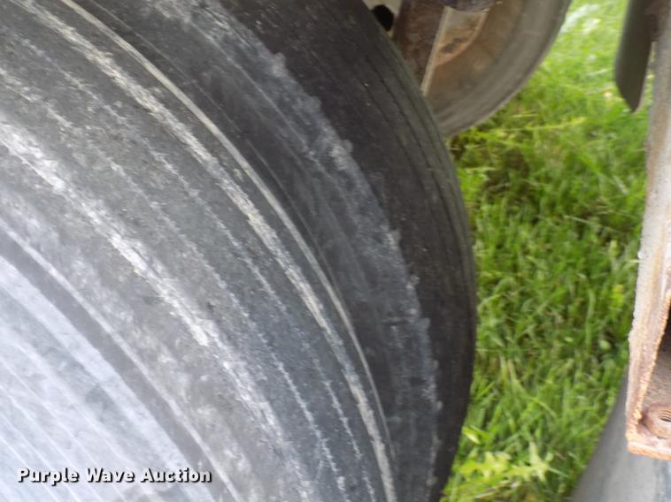 image for item EE9259 2001 Utility VS2R refrigerated van trailer