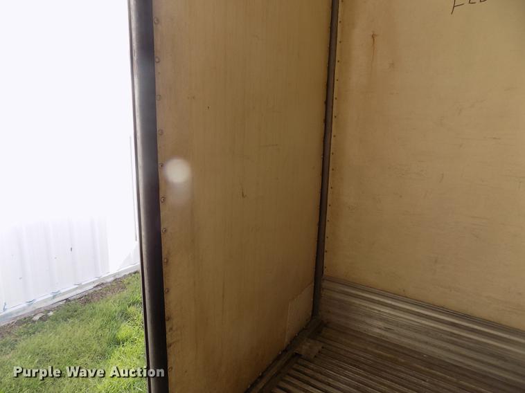 image for item EE9259 2001 Utility VS2R refrigerated van trailer