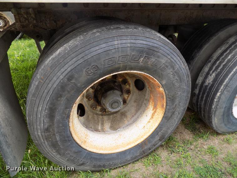 image for item EE9259 2001 Utility VS2R refrigerated van trailer