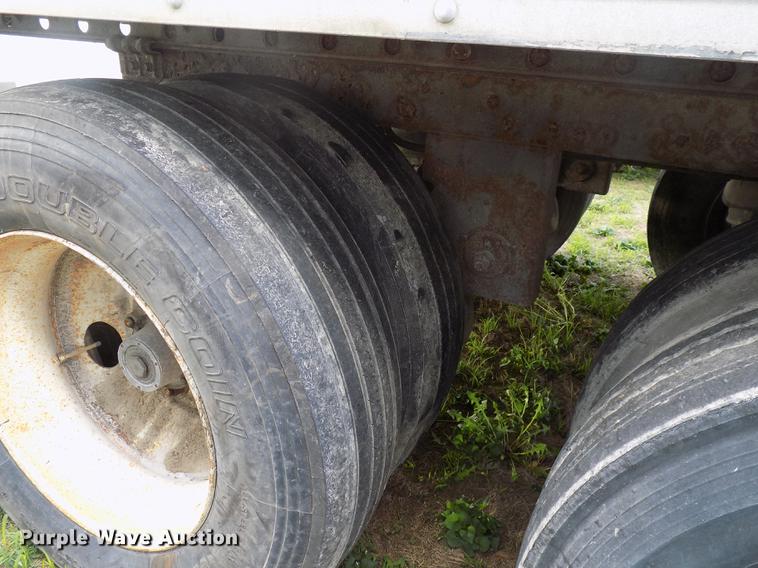 image for item EE9259 2001 Utility VS2R refrigerated van trailer