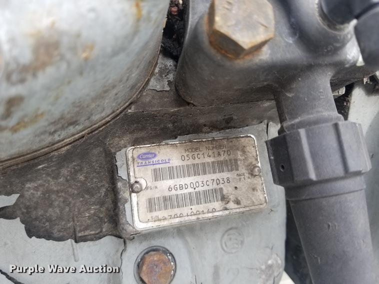 image for item EE9259 2001 Utility VS2R refrigerated van trailer