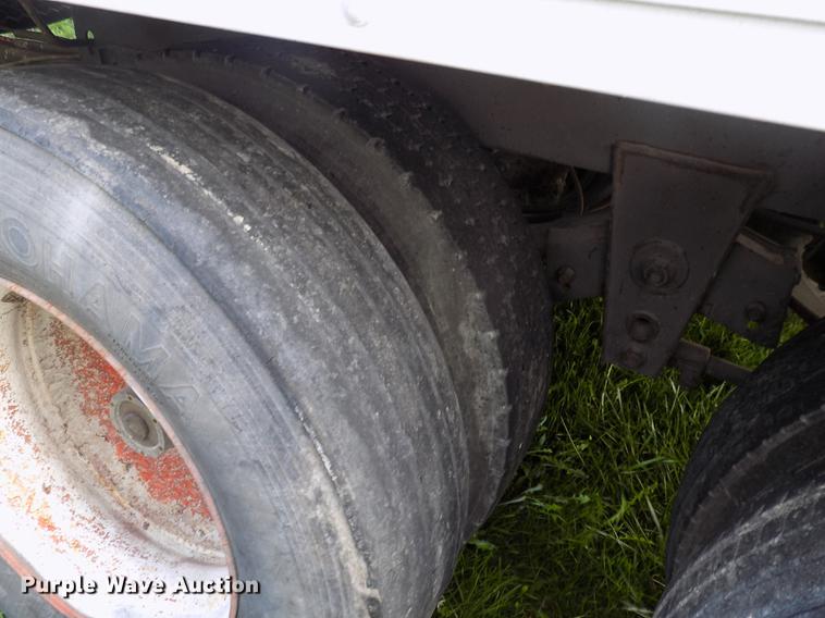 image for item EE9260 1999 Utility refrigerated van trailer