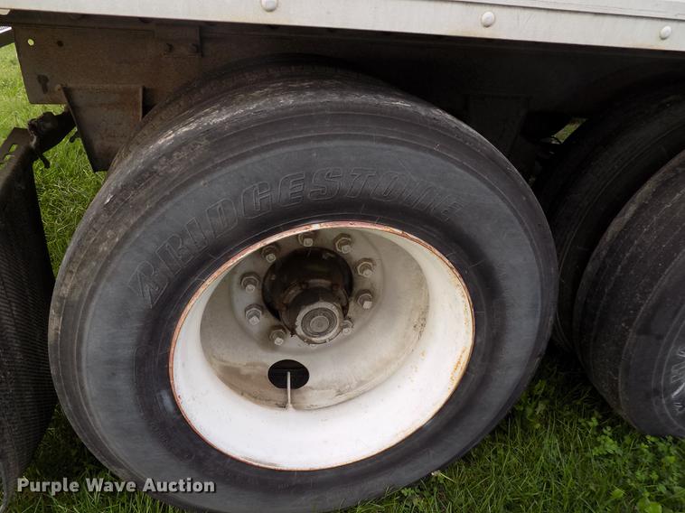 image for item EE9260 1999 Utility refrigerated van trailer