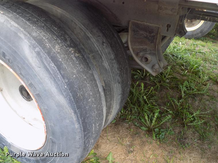 image for item EE9260 1999 Utility refrigerated van trailer