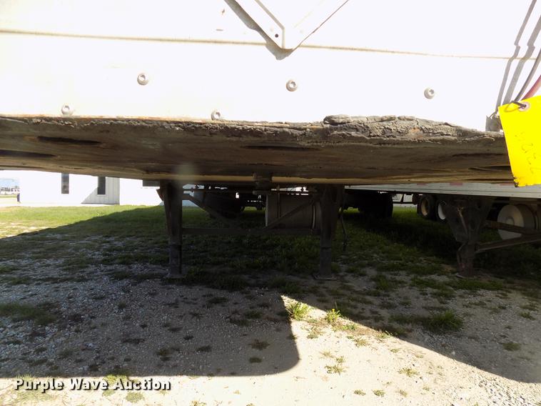 image for item EE9261 2000 Wabash National refrigerated van trailer