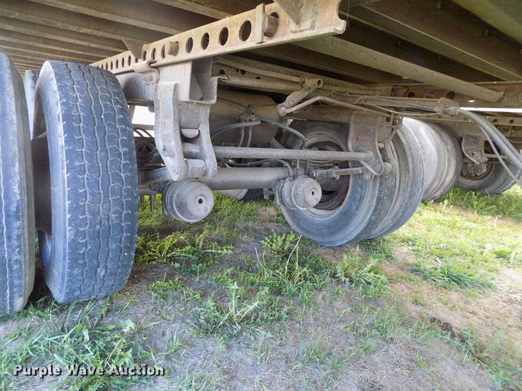 image for item EE9261 2000 Wabash National refrigerated van trailer