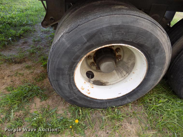 image for item EE9261 2000 Wabash National refrigerated van trailer