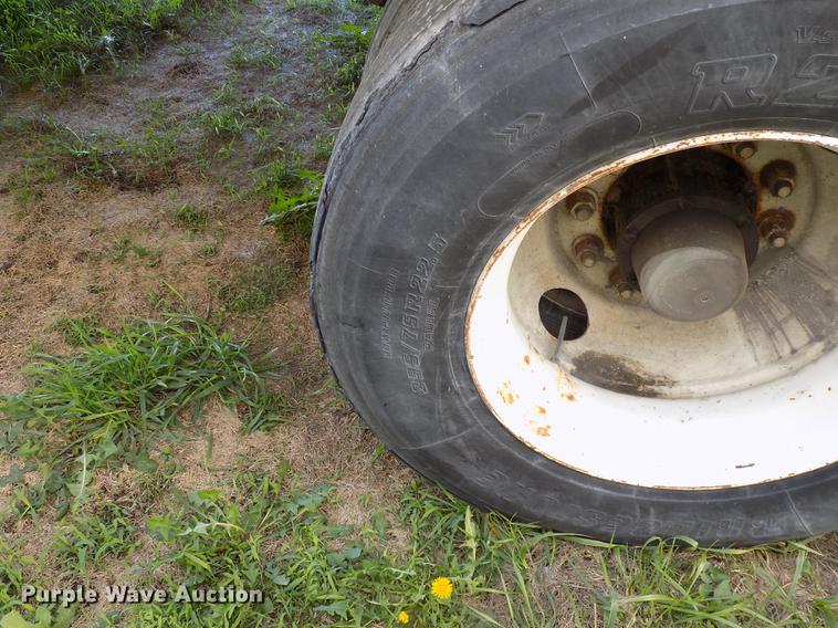 image for item EE9261 2000 Wabash National refrigerated van trailer