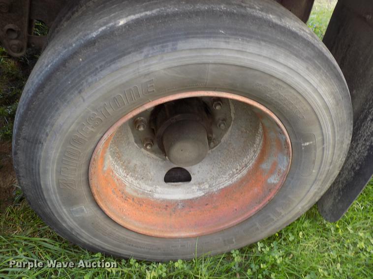 image for item EE9261 2000 Wabash National refrigerated van trailer