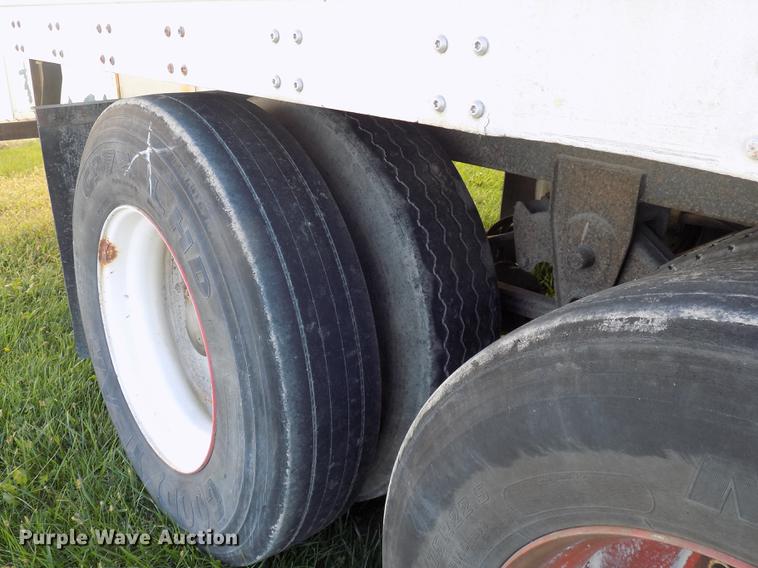 image for item EE9261 2000 Wabash National refrigerated van trailer