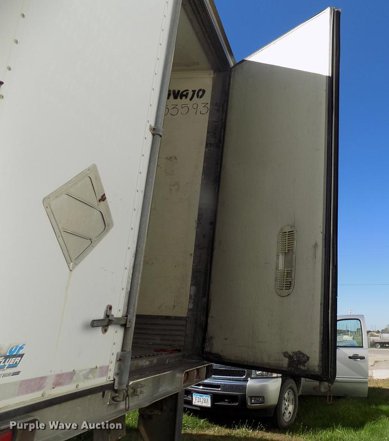 image for item EE9261 2000 Wabash National refrigerated van trailer