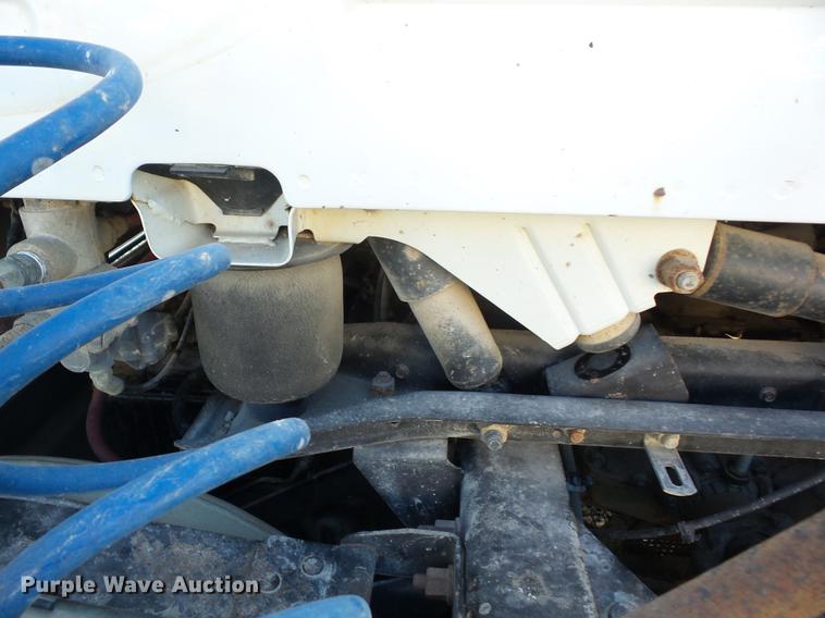 image for item K6339 1998 Volvo VN semi truck