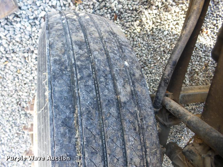 image for item K6339 1998 Volvo VN semi truck