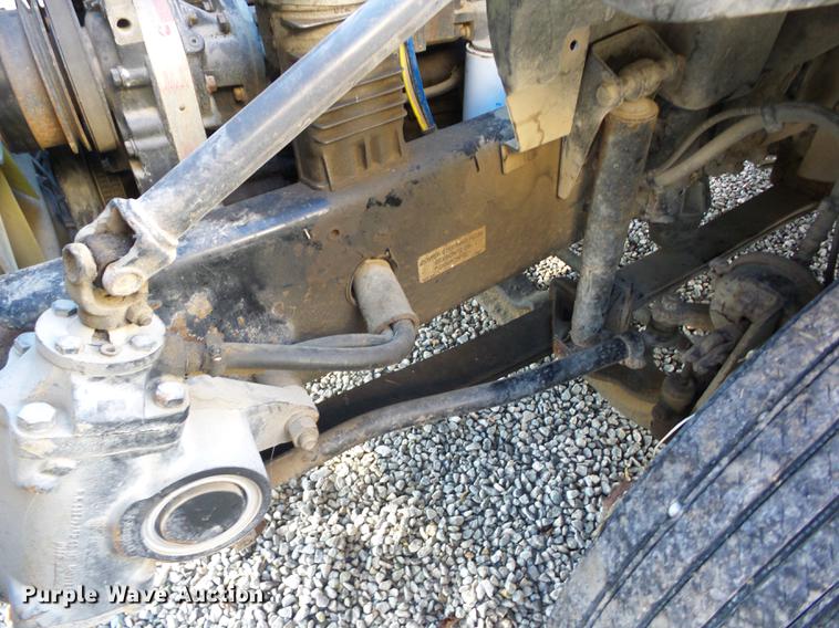 image for item K6339 1998 Volvo VN semi truck