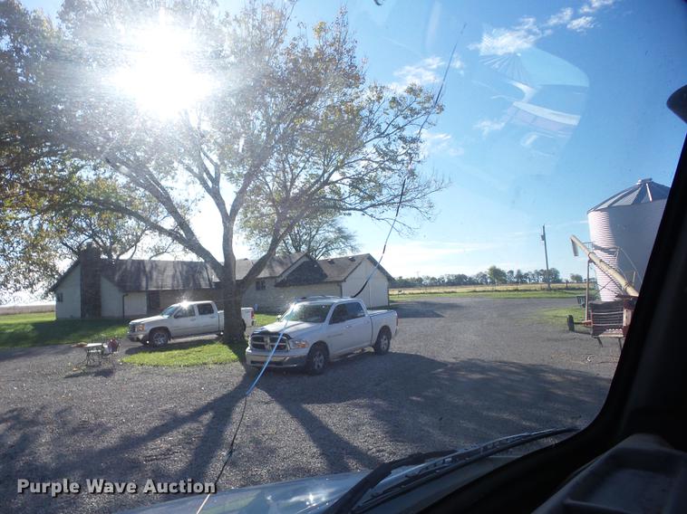 image for item K6339 1998 Volvo VN semi truck