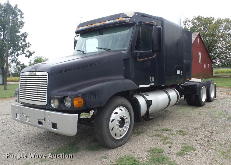 image for item K6362 1997 Freightliner Century Class semi truck