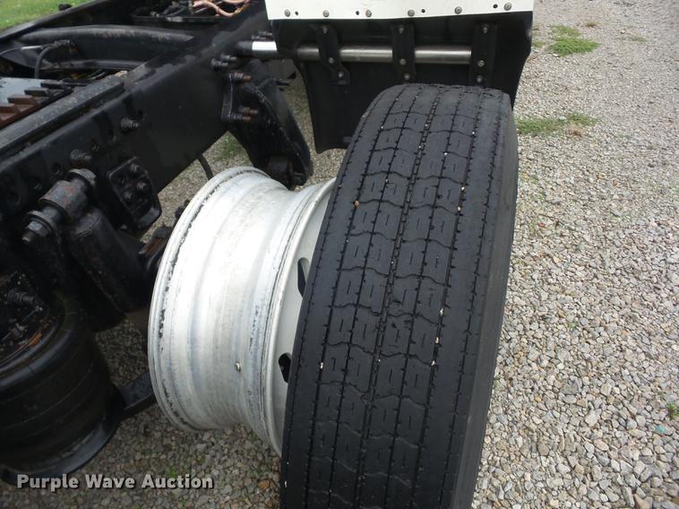 image for item K6362 1997 Freightliner Century Class semi truck