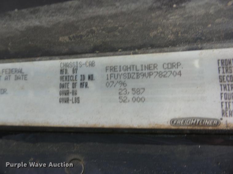 image for item K6362 1997 Freightliner Century Class semi truck