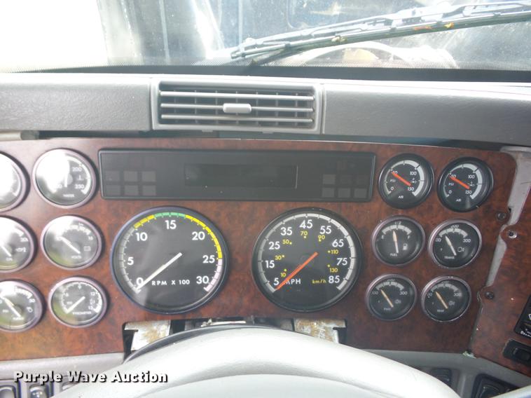 image for item K6362 1997 Freightliner Century Class semi truck