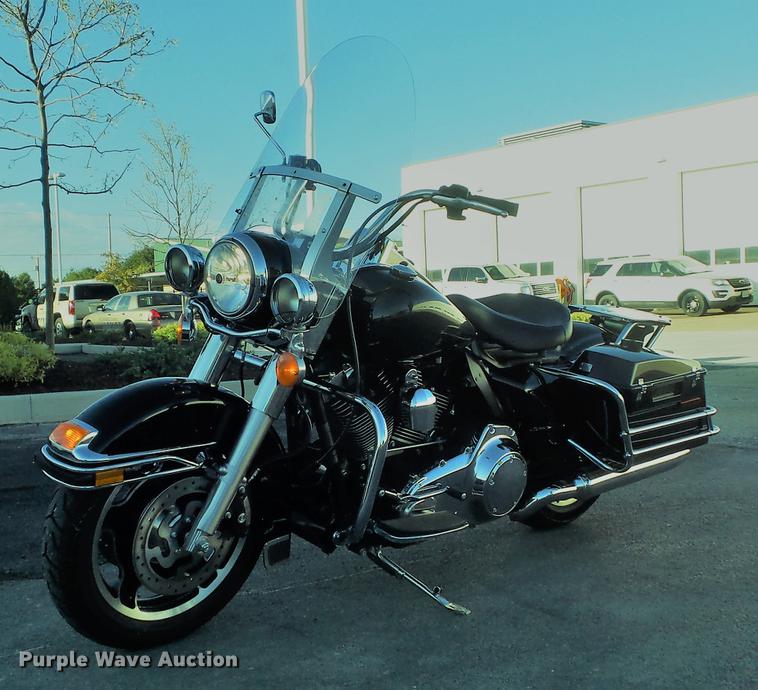 image for item CC9650 2010 Harley Davidson Road King Police motorcycle